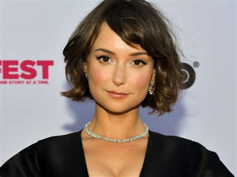 AT&Ts Lily, Milana Vayntrub, Still Thinks About Her Online。